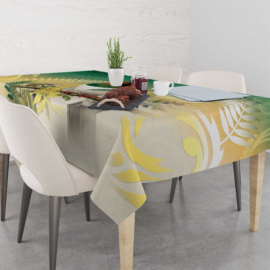 New Zealand Pigeon Kereru Tablecloth Maori Fern Art Green Gradient - Aussie Hoodie