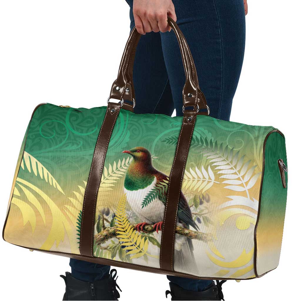 New Zealand Pigeon Kereru Travel Bag Maori Fern Art Green Gradient - Aussie Hoodie