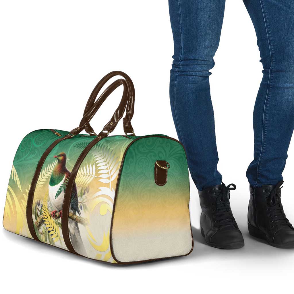 New Zealand Pigeon Kereru Travel Bag Maori Fern Art Green Gradient - Aussie Hoodie