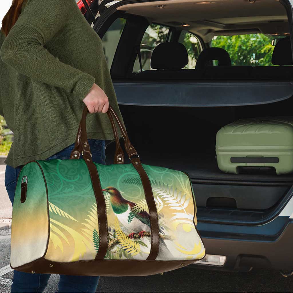 New Zealand Pigeon Kereru Travel Bag Maori Fern Art Green Gradient - Aussie Hoodie