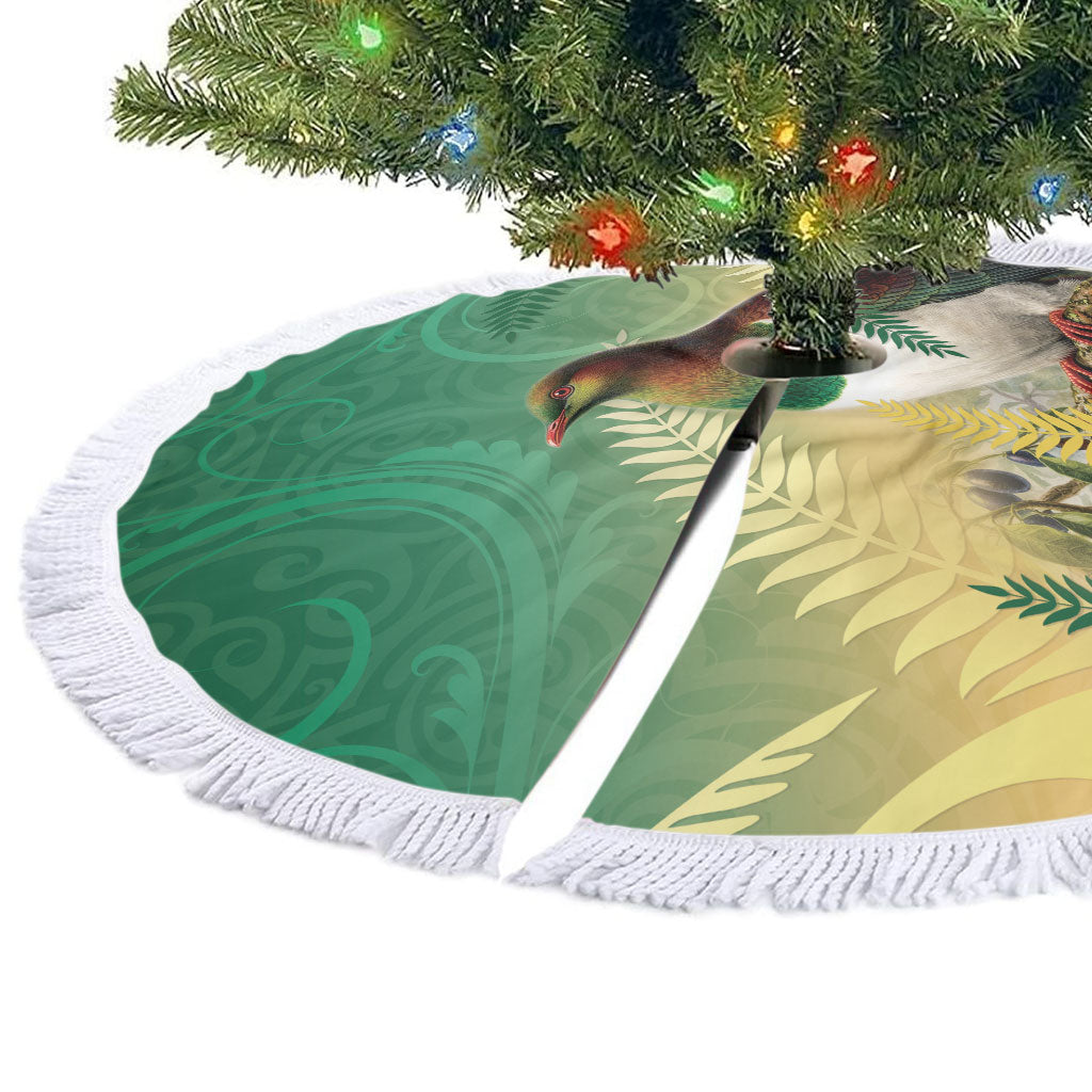 New Zealand Pigeon Kereru Tree Skirt Maori Fern Art Green Gradient