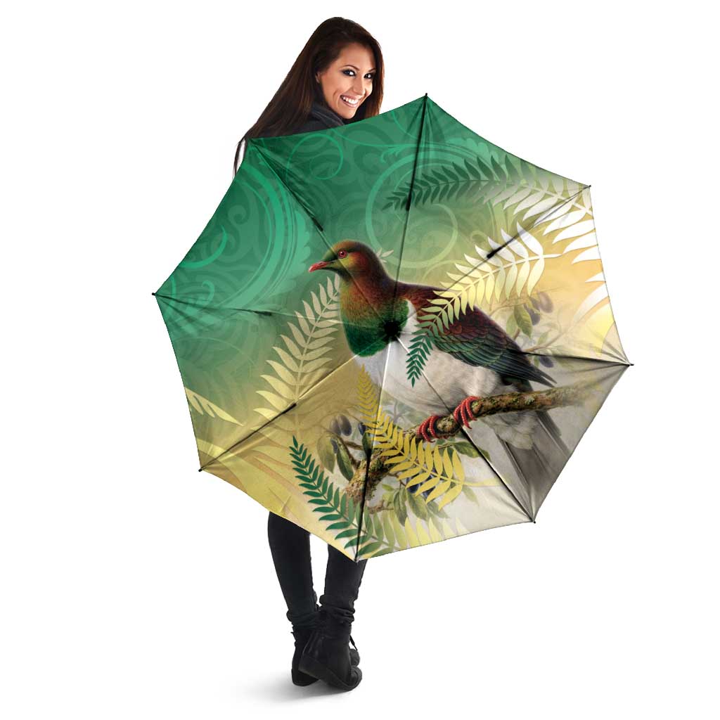 New Zealand Pigeon Kereru Umbrella Maori Fern Art Green Gradient - Aussie Hoodie