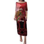 New Zealand Parrot Kaka Puletasi Maori Koru With Pohutukawa Flowers - Aussie Hoodie