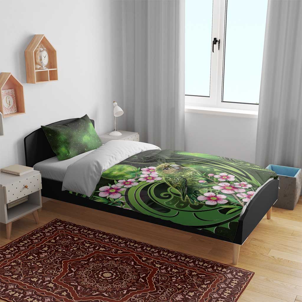New Zealand Aotearoa Kakapo Bedding Set Maori Pattern With Manuka Galaxy Style - Aussie Hoodie