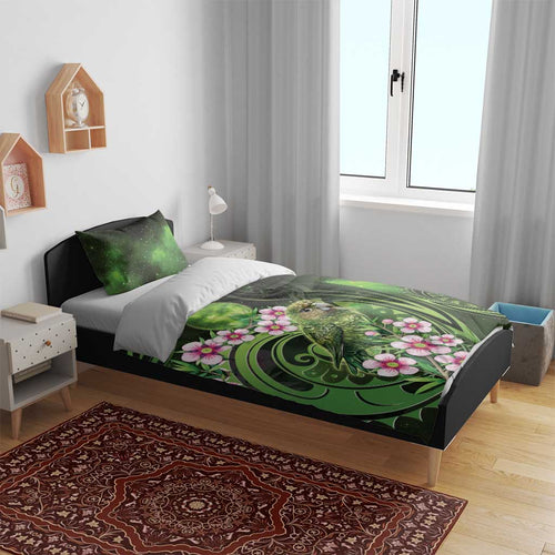New Zealand Aotearoa Kakapo Bedding Set Maori Pattern With Manuka Galaxy Style - Aussie Hoodie