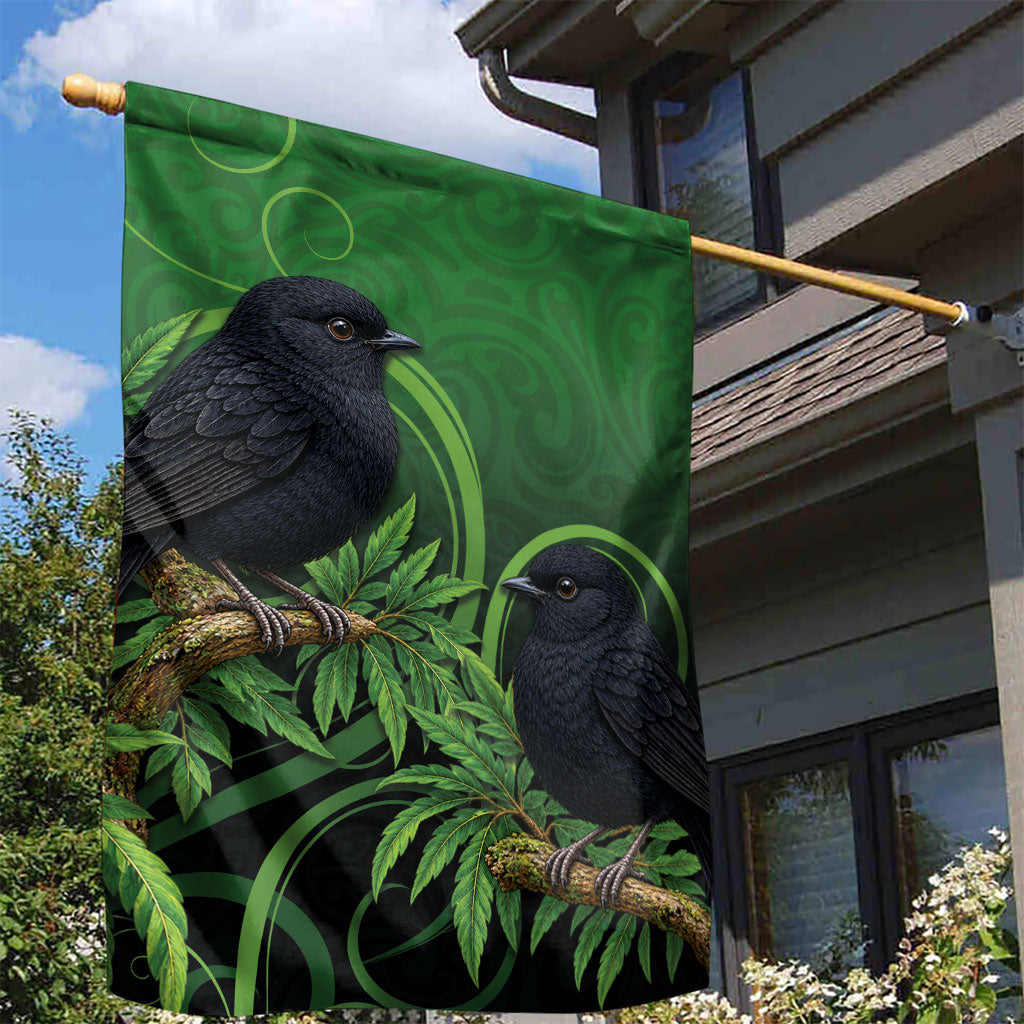 New Zealand Black Robin Garden Flag Karure Maori Koru Art Tattoo