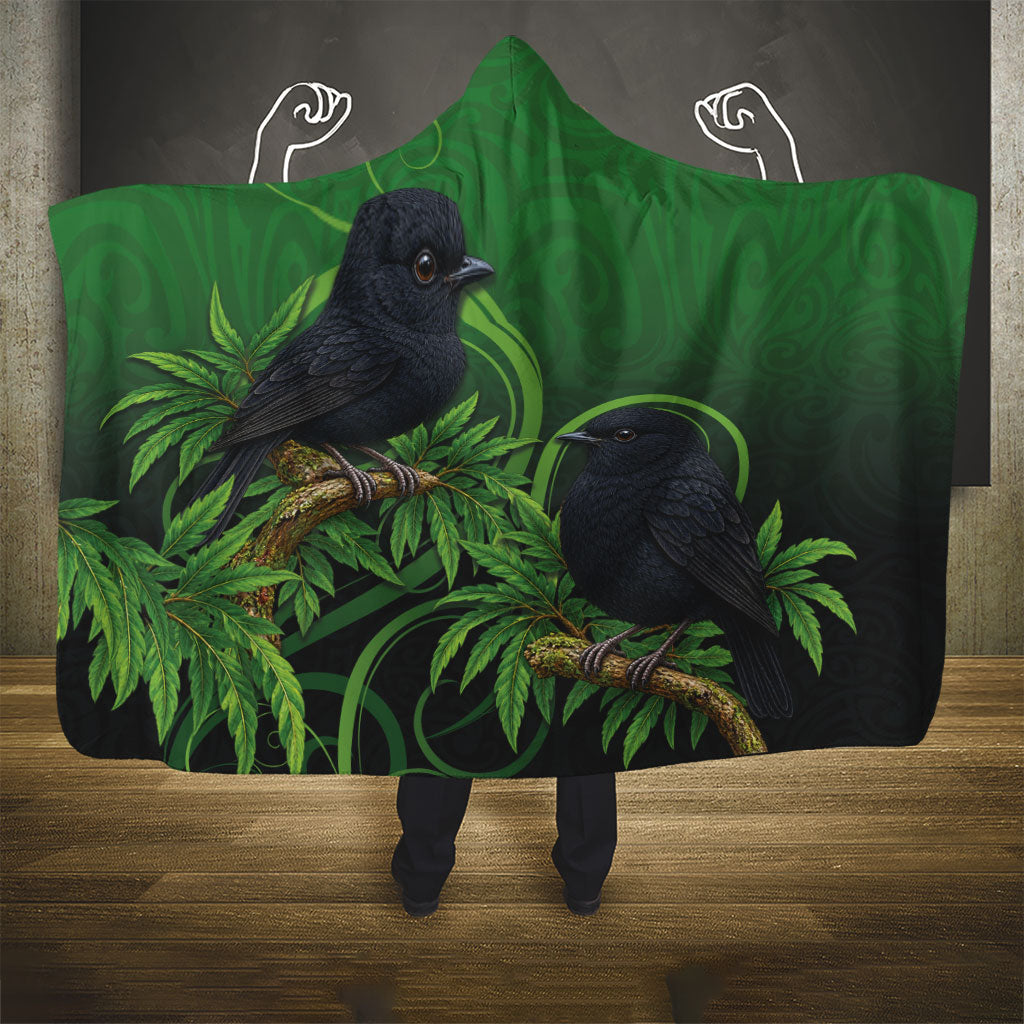 New Zealand Black Robin Hooded Blanket Karure Maori Koru Art Tattoo