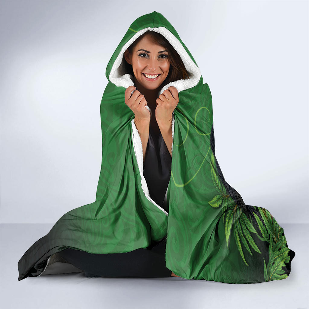 New Zealand Black Robin Hooded Blanket Karure Maori Koru Art Tattoo