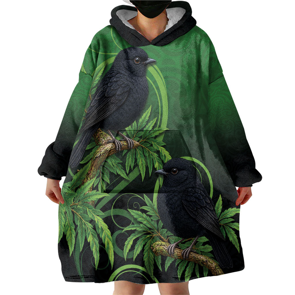 New Zealand Black Robin Wearable Blanket Hoodie Karure Maori Koru Art Tattoo