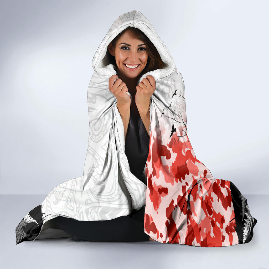 Kei Wareware Tatou New Zealand ANZAC Day Hooded Blanket Lest We Forget