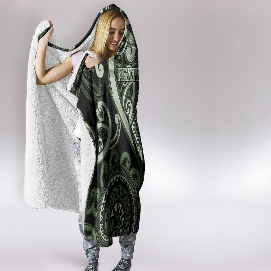 Aotearoa Ngati Awa Hooded Blanket Maori Tribal Pattern
