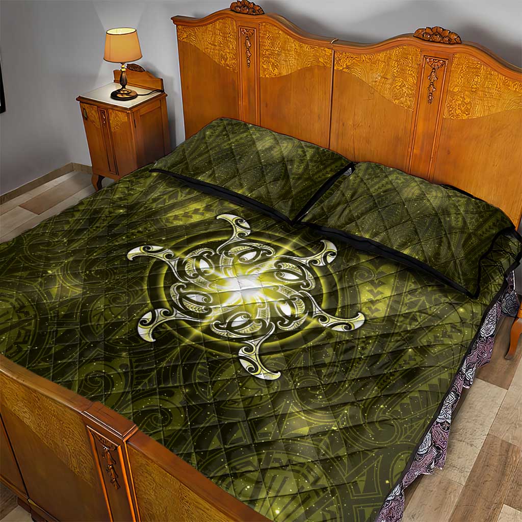 New Zealand Matariki Hiwaiterangi Quilt Bed Set Maori Moko Yellow Galaxy