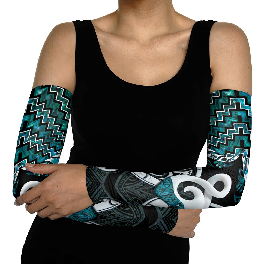 New Zealand Maori Arm Sleeves Poutama Pikorua - Single Twist Paua Shell