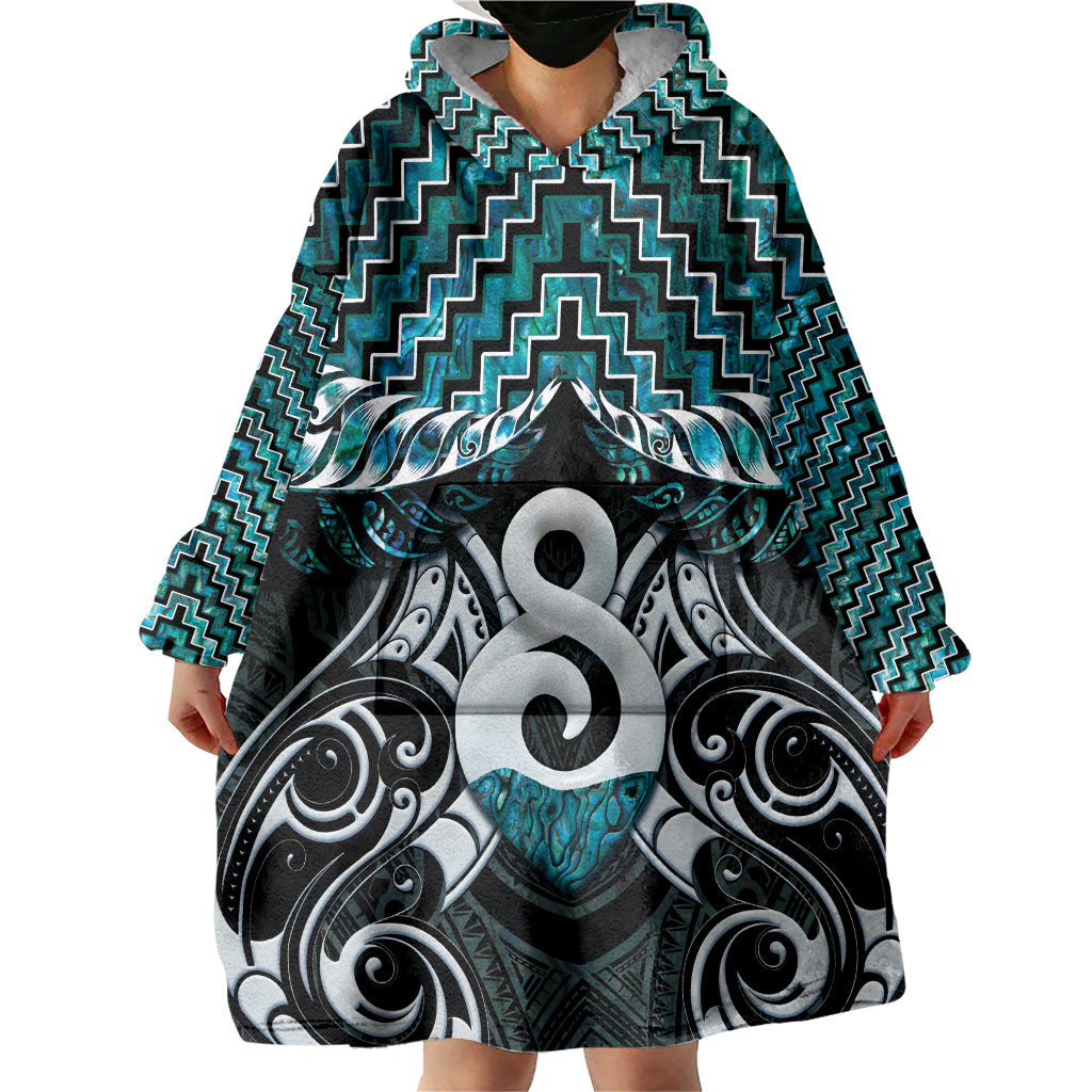 New Zealand Maori Wearable Blanket Hoodie Poutama Pikorua - Single Twist Paua Shell
