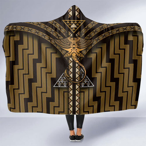 New Zealand Manta Ray Hooded Blanket Maori Tukutuku Taniko Motifs Gold
