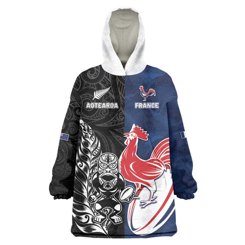 France And New Zealand Rugby Custom Wearable Blanket Hoodie Les Bleus Rooster With Maori Tiki - Aussie Hoodie
