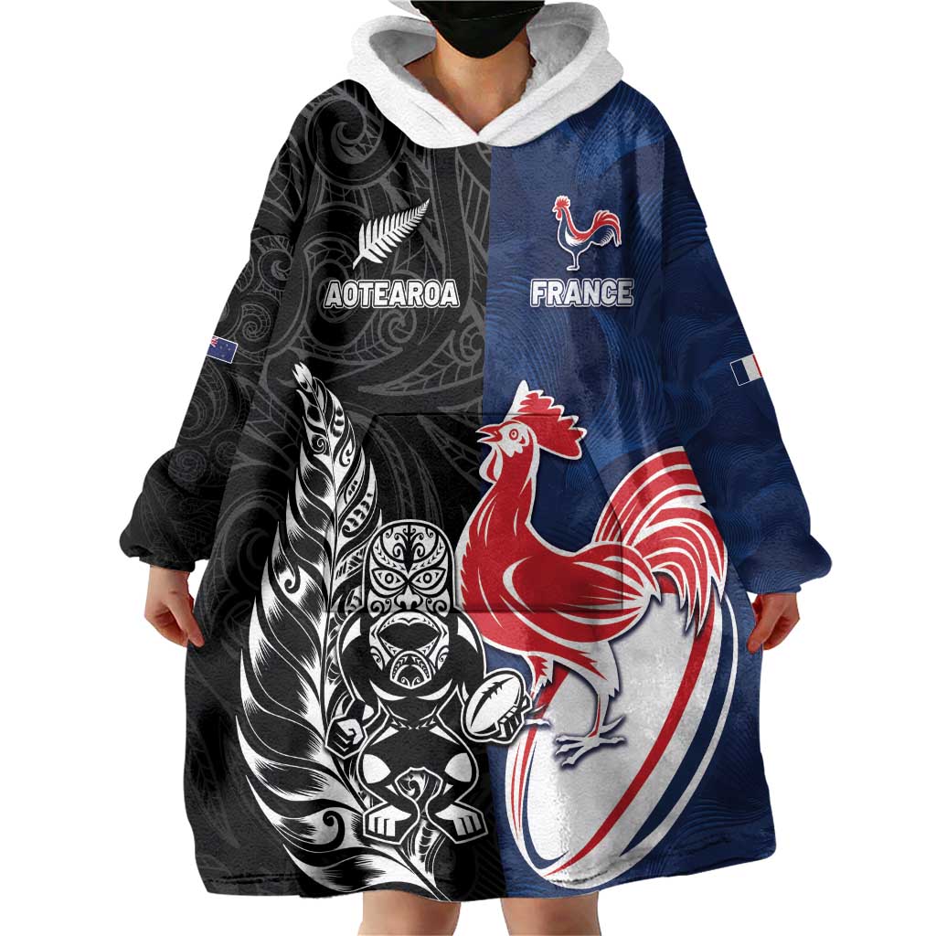 France And New Zealand Rugby Custom Wearable Blanket Hoodie Les Bleus Rooster With Maori Tiki - Aussie Hoodie