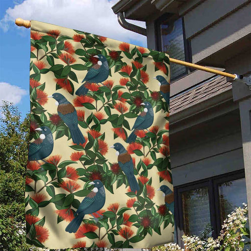 New Zealand Christmas Garden Flag Romantic Tui Birds on Pohutukawa - Ivory - Aussie Hoodie