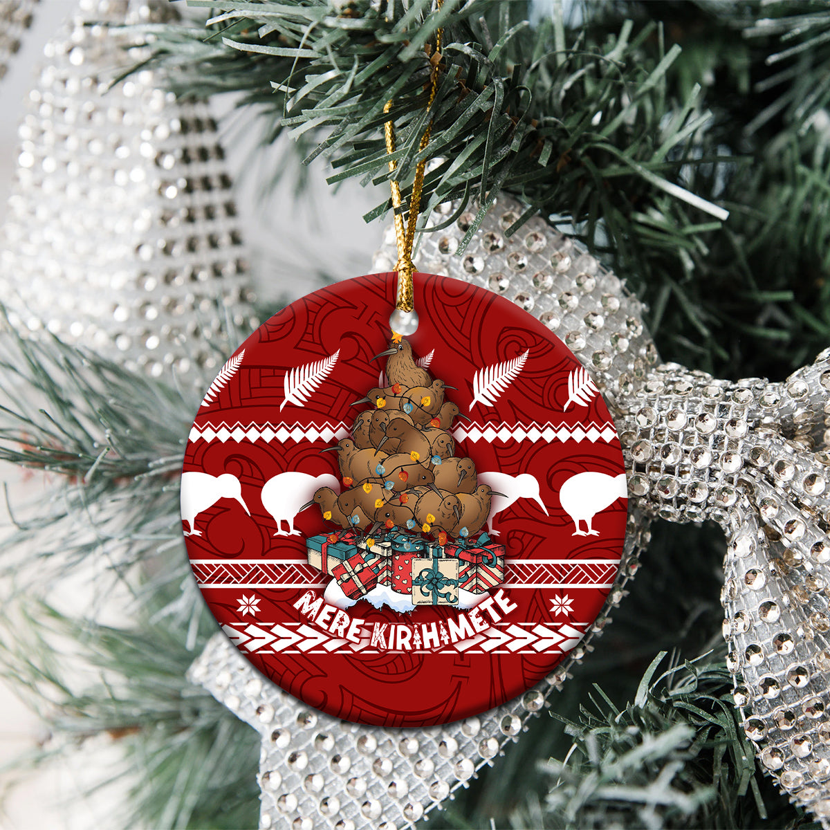 new-zealand-xmas-ceramic-ornament-mere-kirihimete-santa-with-kiwi-bird