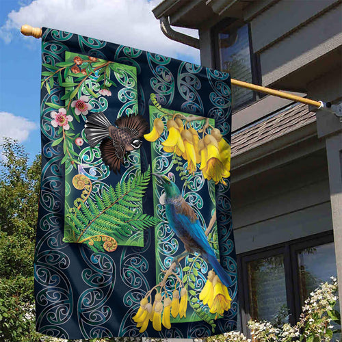 Aotearoa Maori Mangopare Christmas Garden Flag Pikawakawa and Tui