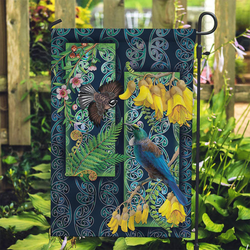 Aotearoa Maori Mangopare Christmas Garden Flag Pikawakawa and Tui