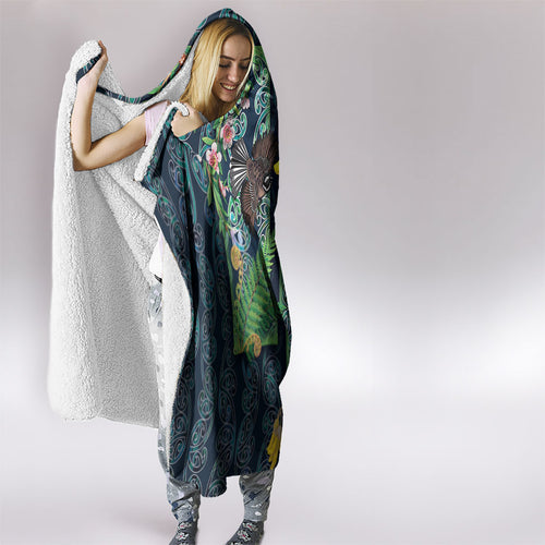 Aotearoa Maori Mangopare Christmas Hooded Blanket Pikawakawa and Tui