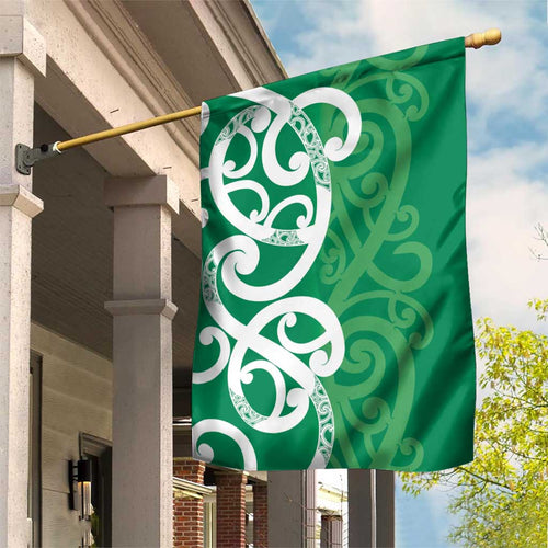 Pounamu Green Maori Garden Flag Koru Kowhaiwhai - Aussie Hoodie