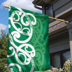 Pounamu Green Maori Garden Flag Koru Kowhaiwhai - Aussie Hoodie
