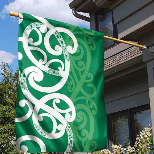 Pounamu Green Maori Garden Flag Koru Kowhaiwhai - Aussie Hoodie