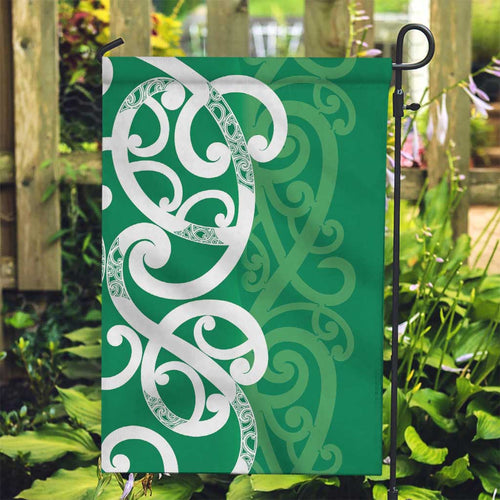 Pounamu Green Maori Garden Flag Koru Kowhaiwhai - Aussie Hoodie
