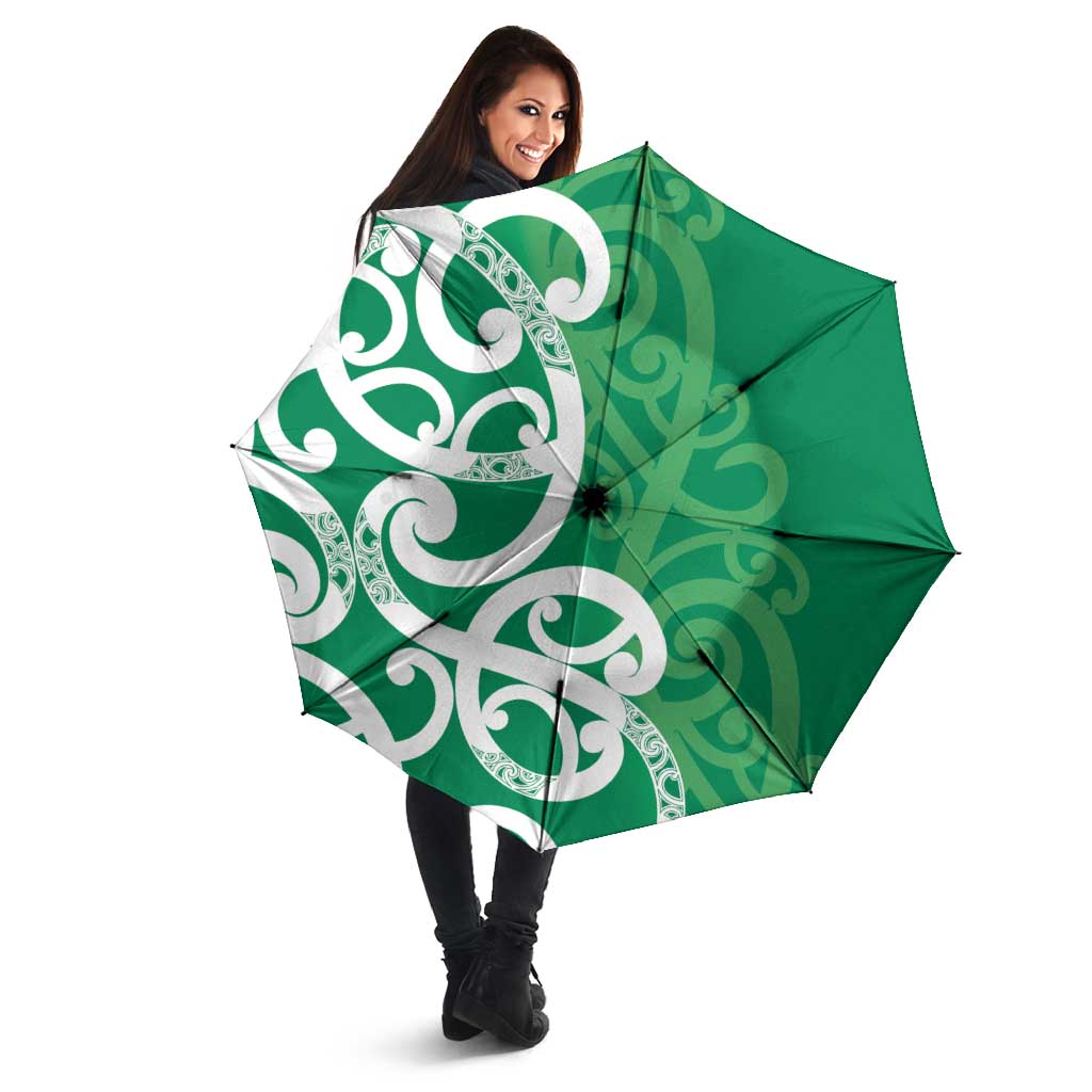 Pounamu Green Maori Umbrella Koru Kowhaiwhai - Aussie Hoodie