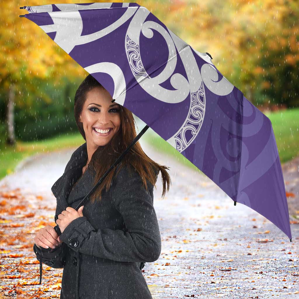Violet Green Maori Umbrella Koru Kowhaiwhai - Aussie Hoodie