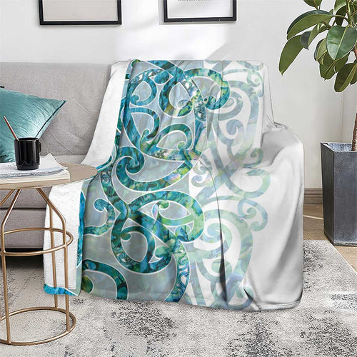 Paua Shell Maori Blanket Koru Kowhaiwhai - Aussie Hoodie