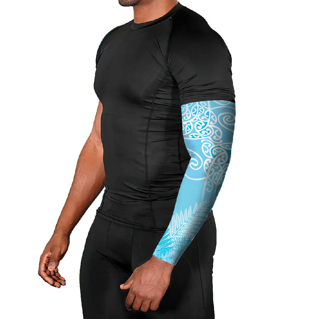 Aotearoa Maori Koru Curves Arm Sleeves Silver Ferns - Turquoise