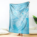 Aotearoa Maori Koru Curves Blanket Silver Ferns - Turquoise