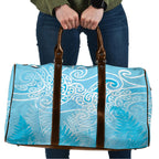 Aotearoa Maori Koru Curves Travel Bag Silver Ferns - Turquoise