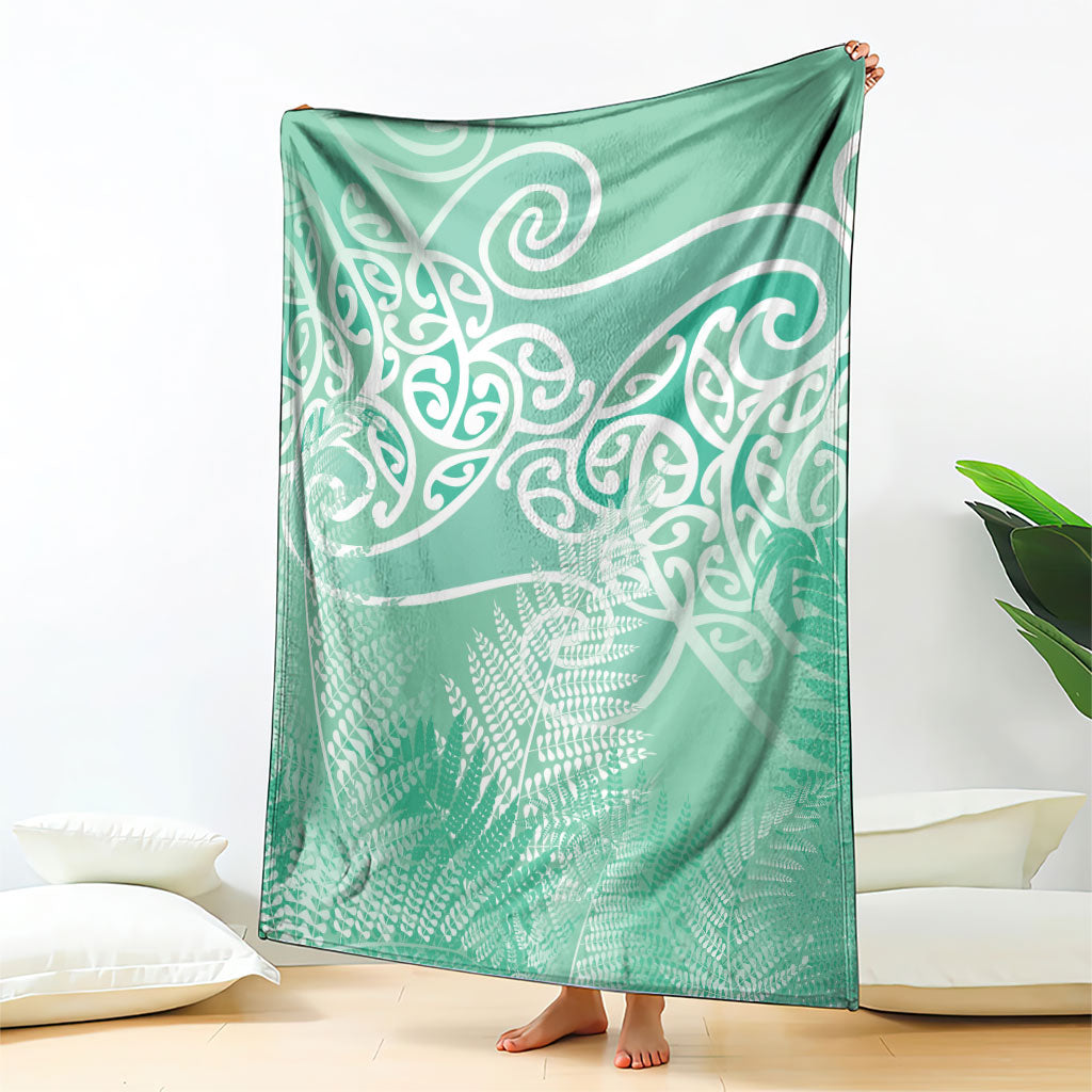 Aotearoa Maori Koru Curves Blanket Silver Ferns - Mint