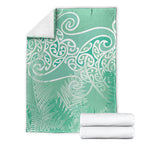 Aotearoa Maori Koru Curves Blanket Silver Ferns - Mint