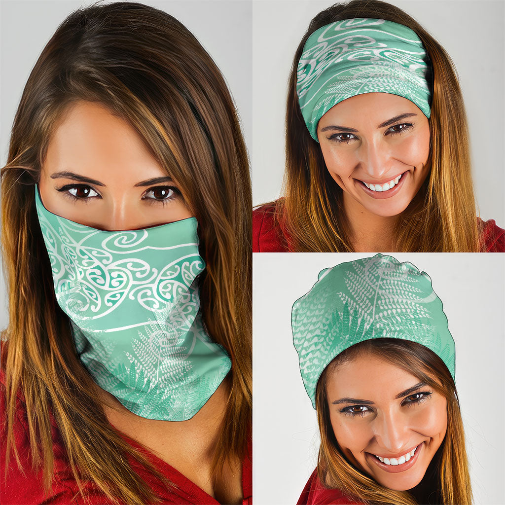 Aotearoa Maori Koru Curves Neck Gaiter Silver Ferns - Mint