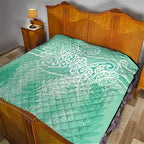 Aotearoa Maori Koru Curves Quilt Silver Ferns - Mint
