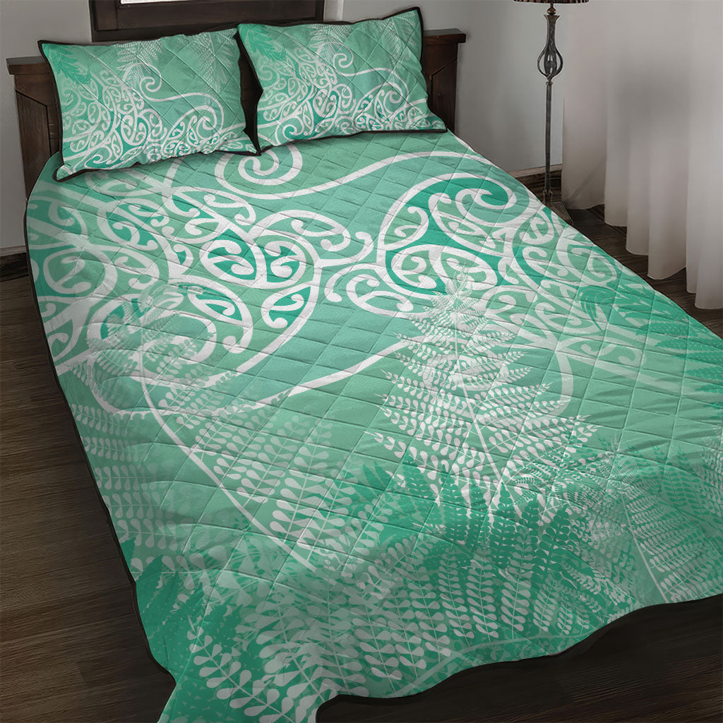 Aotearoa Maori Koru Curves Quilt Bed Set Silver Ferns - Mint