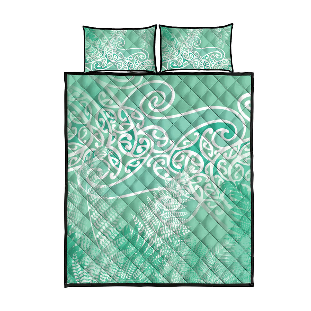 Aotearoa Maori Koru Curves Quilt Bed Set Silver Ferns - Mint