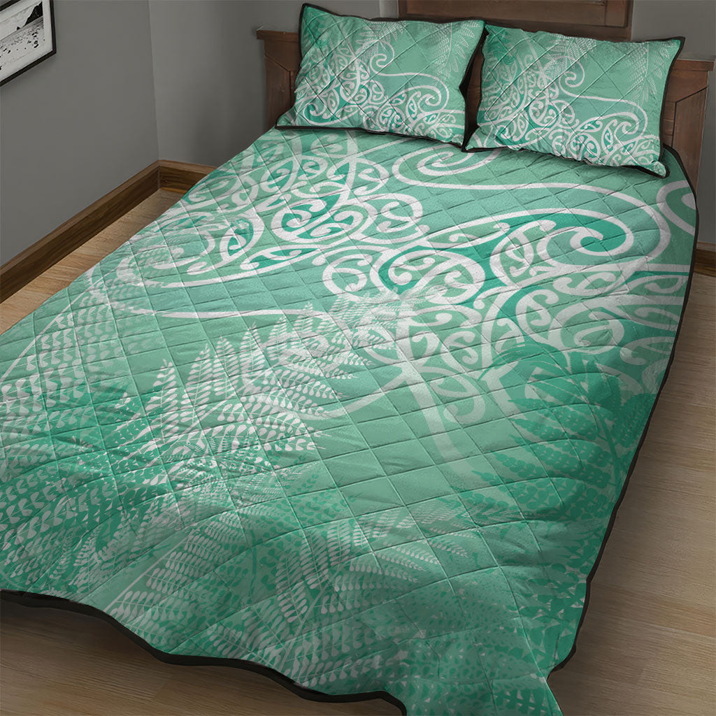 Aotearoa Maori Koru Curves Quilt Bed Set Silver Ferns - Mint