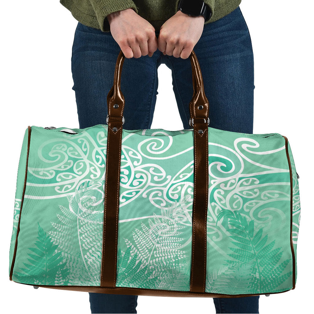 Aotearoa Maori Koru Curves Travel Bag Silver Ferns - Mint