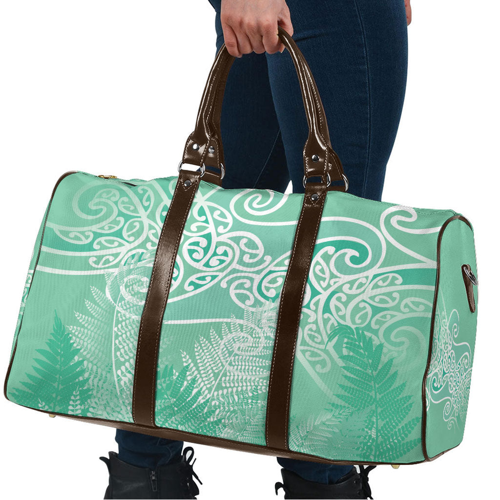 Aotearoa Maori Koru Curves Travel Bag Silver Ferns - Mint