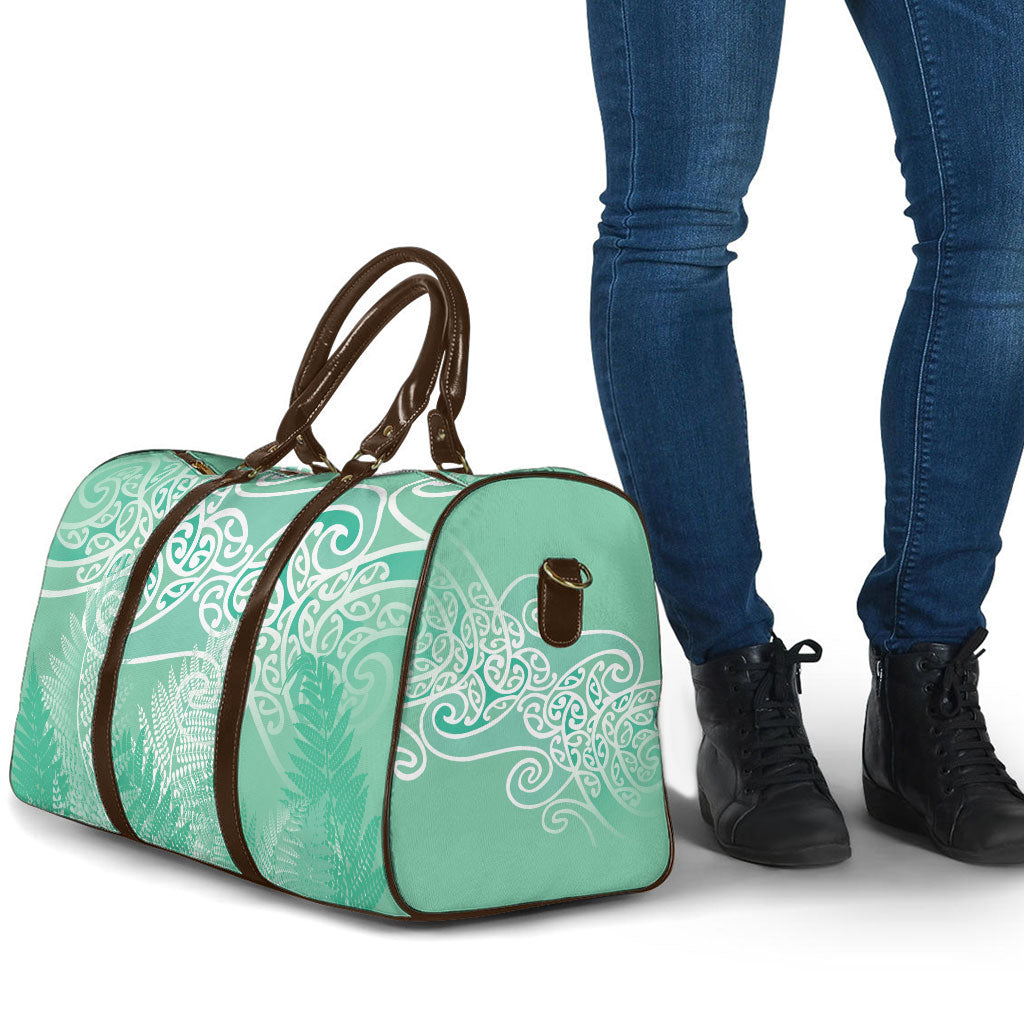 Aotearoa Maori Koru Curves Travel Bag Silver Ferns - Mint