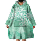 Aotearoa Maori Koru Curves Wearable Blanket Hoodie Silver Ferns - Mint