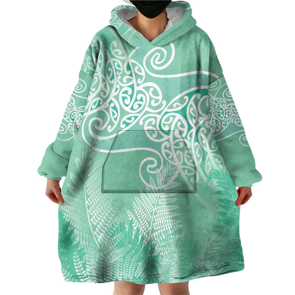 Aotearoa Maori Koru Curves Wearable Blanket Hoodie Silver Ferns - Mint
