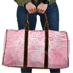 Aotearoa Maori Koru Curves Travel Bag Silver Ferns - Rose Pink