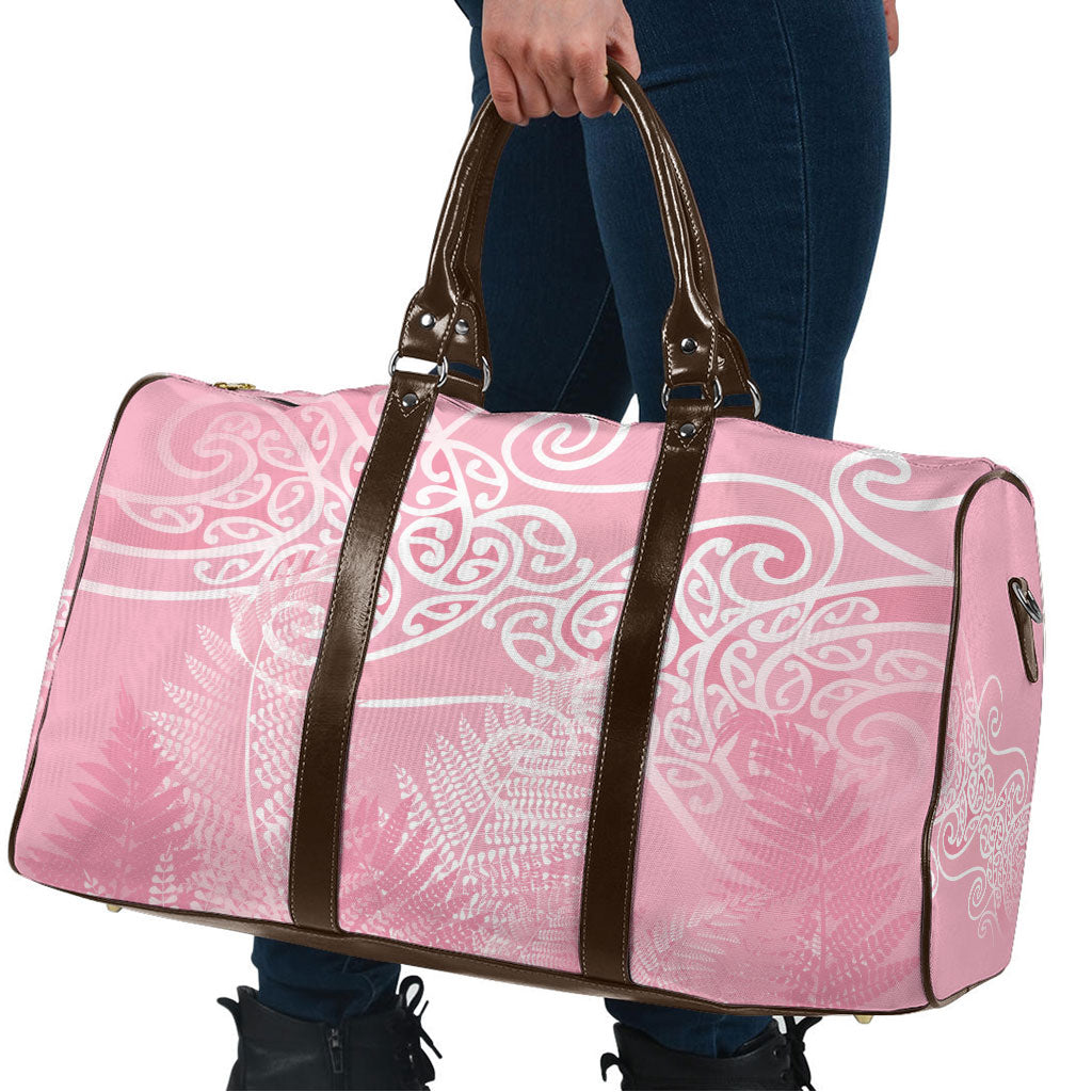 Aotearoa Maori Koru Curves Travel Bag Silver Ferns - Rose Pink